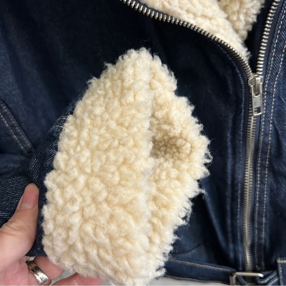 EUC Like New PacSun XS/S denim jacket with Sherpa lining and collar. Dark rinse. - Picture 8 of 14